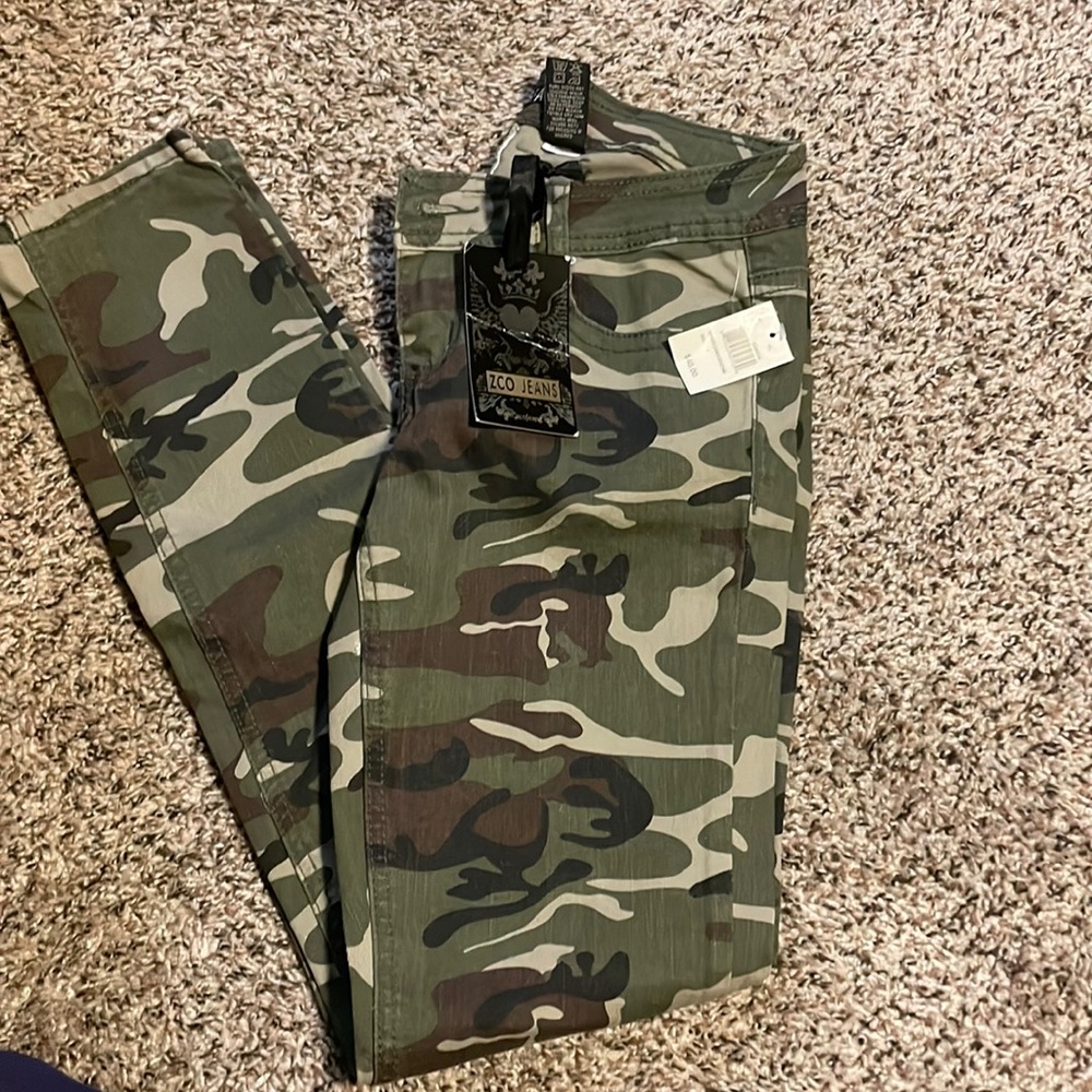 Brand new Juniors camo Jeans